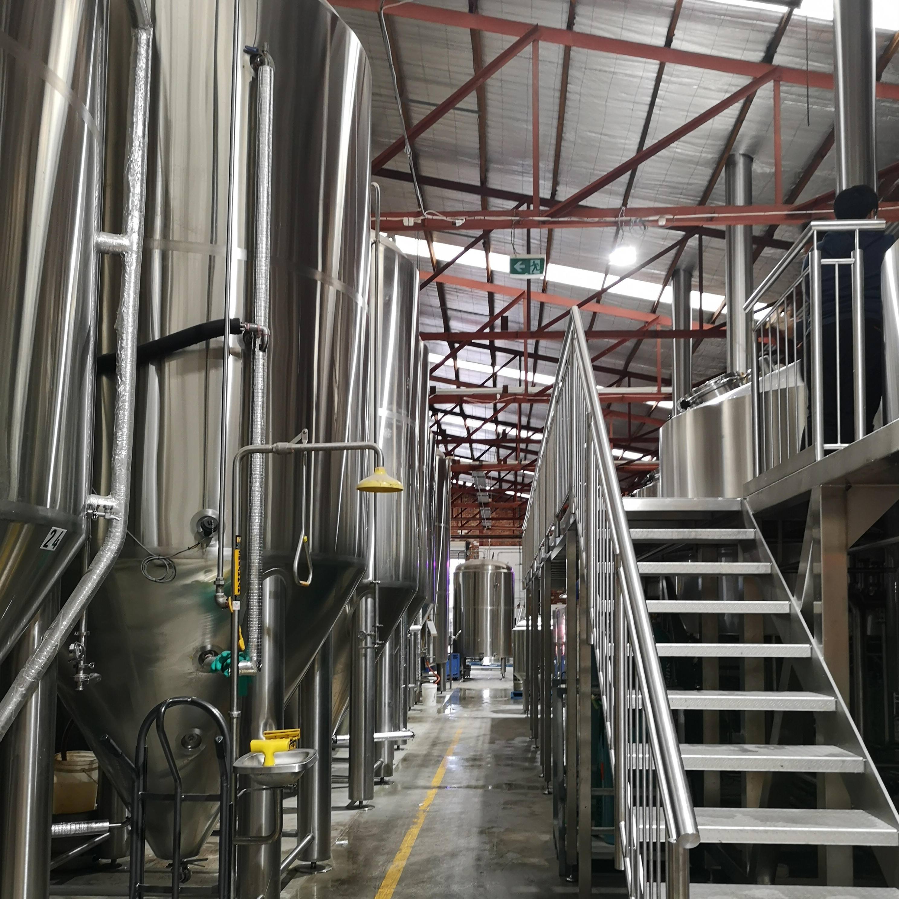 Chinese factory supply whole set of stainless steel commercial beer brewing equipment ZZ